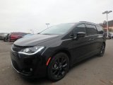 2019 Brilliant Black Crystal Pearl Chrysler Pacifica Limited #130543931