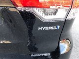 2019 Toyota Highlander Hybrid Limited AWD Marks and Logos