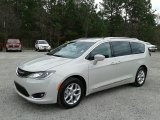 2019 Luxury White Pearl Chrysler Pacifica Touring L Plus #131027498