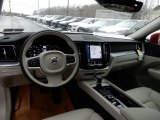 2019 Volvo XC60 T6 AWD Momentum Dashboard
