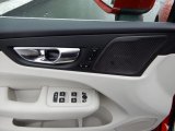 2019 Volvo XC60 T6 AWD Momentum Door Panel