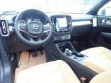 2019 Volvo XC40 T5 Momentum AWD Amber Interior