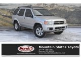 2004 Chrome Silver Metallic Nissan Pathfinder SE 4x4 #131555453