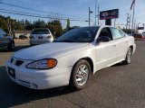 Summit White Pontiac Grand Am in 2004