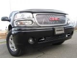Onyx Black GMC Yukon in 2006