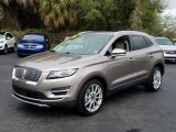 2019 Lincoln MKC Reserve Front 3/4 View