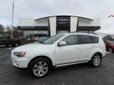 2011 Diamond White Pearl Mitsubishi Outlander SE AWD #132267391