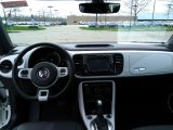 2019 Volkswagen Beetle SE Dashboard