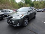 2019 Toyota Highlander Hybrid XLE AWD Front 3/4 View