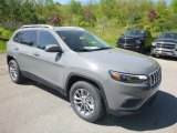 2019 Jeep Cherokee Latitude Plus 4x4 Front 3/4 View