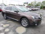 2019 Subaru Outback 2.5i Touring Front 3/4 View