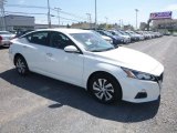 2019 Nissan Altima Glacier White