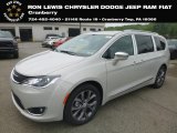 2019 Luxury White Pearl Chrysler Pacifica Limited #133500314