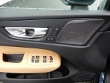 2019 Volvo XC60 T6 AWD Momentum Door Panel