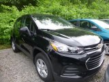 2019 Chevrolet Trax LS AWD Front 3/4 View