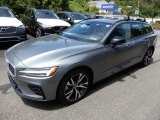 2019 Volvo V60 T6 AWD R-Design Exterior