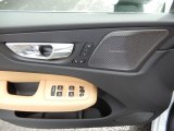 2019 Volvo XC60 T6 AWD Momentum Door Panel