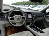 2020 Volvo XC90 T6 AWD Momentum Dashboard