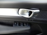 2020 Volvo XC40 T5 Momentum AWD Controls