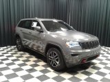 2019 Jeep Grand Cherokee Trailhawk 4x4 Front 3/4 View