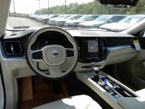2020 Volvo XC60 T5 AWD Momentum Dashboard