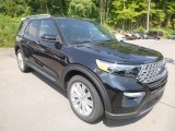 2020 Ford Explorer Limited 4WD Front 3/4 View