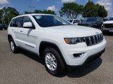 2020 Jeep Grand Cherokee Laredo E 4x4 Front 3/4 View