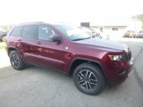 2019 Jeep Grand Cherokee Trailhawk 4x4 Front 3/4 View