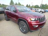 2019 Jeep Grand Cherokee Trailhawk 4x4 Front 3/4 View