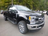 2019 Ford F250 Super Duty Lariat Crew Cab 4x4 Front 3/4 View