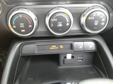2019 Fiat 124 Spider Lusso Roadster Controls
