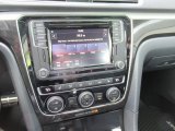 2019 Volkswagen Passat SE R-Line Controls