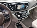 2020 Chrysler Pacifica Touring L Navigation