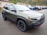 2020 Jeep Cherokee Trailhawk 4x4 Front 3/4 View