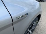 2020 Toyota Camry Hybrid SE Marks and Logos