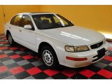 1996 Arctic White Pearl Nissan Maxima GXE #13529107