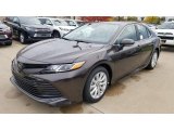 2020 Toyota Camry LE Front 3/4 View