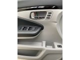 2020 Honda Pilot Touring AWD Controls