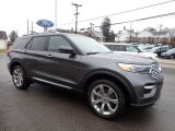 2020 Ford Explorer Platinum 4WD Front 3/4 View