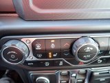 2020 Jeep Wrangler Unlimited Willys 4x4 Controls