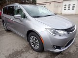 2020 Chrysler Pacifica Touring L Plus Front 3/4 View