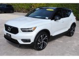 2019 Volvo XC40 T5 R-Design AWD Front 3/4 View