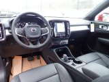 2020 Volvo XC40 T5 Momentum AWD Charcoal Interior
