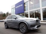 2020 Volvo XC90 T5 AWD Momentum Front 3/4 View