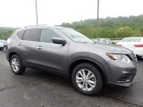 2016 Nissan Rogue SV Front 3/4 View