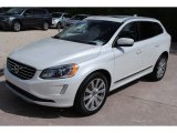 2017 Volvo XC60 T5 Inscription Front 3/4 View