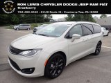 2020 Bright White Chrysler Pacifica Touring L #138337027