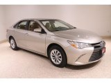 2017 Creme Brulee Mica Toyota Camry Hybrid LE #138390386
