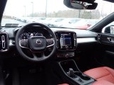 2019 Volvo XC40 T5 Momentum AWD Front Seat