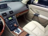 2010 Volvo XC90 V8 AWD Front Seat